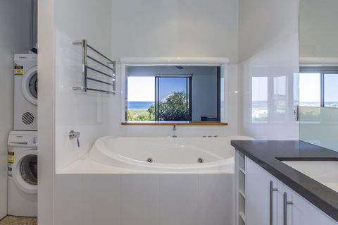 Aquatic Visions - Nambucca Heads Accommodation 7