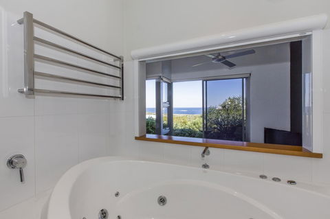 Aquatic Visions - Nambucca Heads Accommodation 5