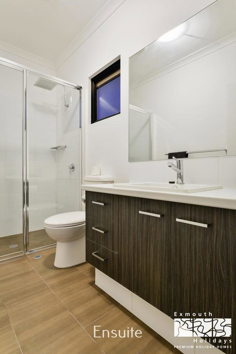 8 Kestrel Place - PRIVATE JETTY & POOL - Nambucca Heads Accommodation 8