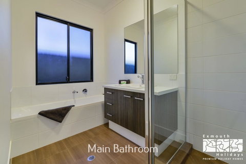 8 Kestrel Place - PRIVATE JETTY & POOL - Nambucca Heads Accommodation 13