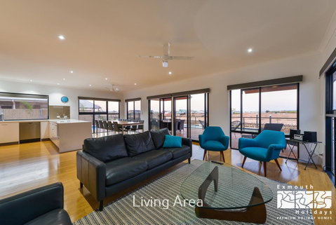 8 Kestrel Place - PRIVATE JETTY & POOL - Nambucca Heads Accommodation 1