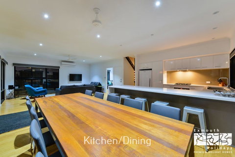 8 Kestrel Place - PRIVATE JETTY & POOL - Nambucca Heads Accommodation 4