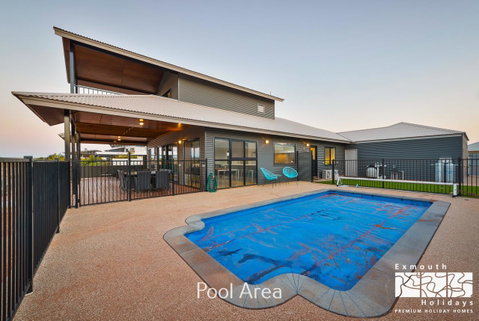 8 Kestrel Place - PRIVATE JETTY & POOL - Nambucca Heads Accommodation 18