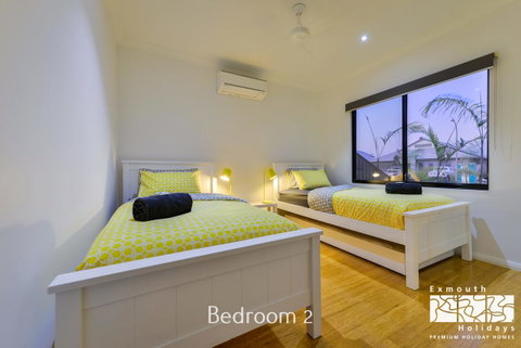 8 Kestrel Place - PRIVATE JETTY & POOL - Nambucca Heads Accommodation 10