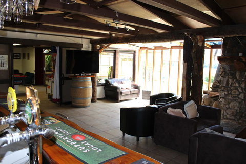 Tullah Lakeside Lodge - Nambucca Heads Accommodation 22