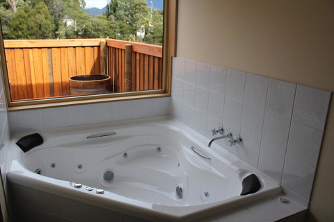 Tullah Lakeside Lodge - Nambucca Heads Accommodation 17