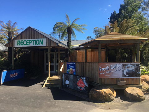 Tullah Lakeside Lodge - Nambucca Heads Accommodation 0