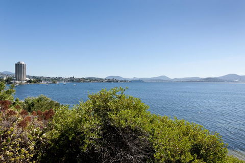 Sandy Bay Waterfront Home - Nambucca Heads Accommodation 14