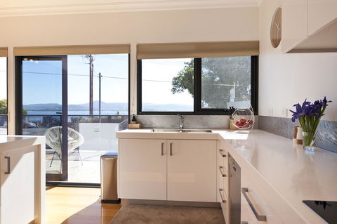 Sandy Bay Waterfront Home - Nambucca Heads Accommodation 13