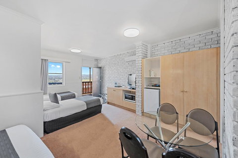 Coach House Launceston - Nambucca Heads Accommodation 9