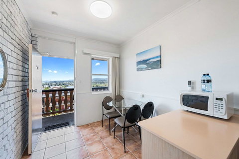Coach House Launceston - Nambucca Heads Accommodation 11
