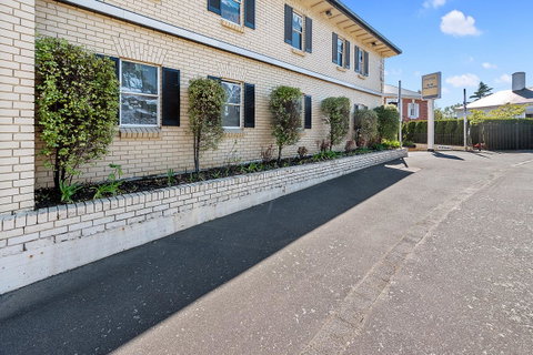 Coach House Launceston - Nambucca Heads Accommodation 2