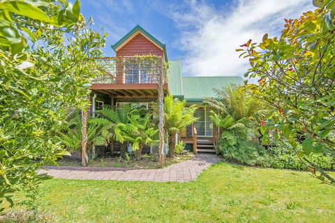 Aloft Boutique Accommodation - Nambucca Heads Accommodation 0