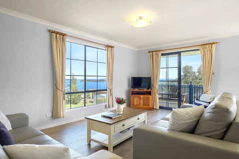 Omaroo Cottage Bruny Island - Nambucca Heads Accommodation 1