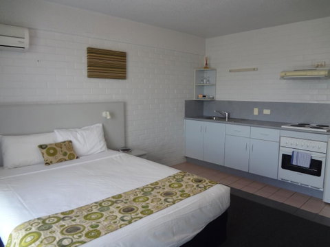 Adina Place Motel Apartments - Nambucca Heads Accommodation 32