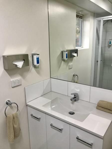 Adina Place Motel Apartments - Nambucca Heads Accommodation 9