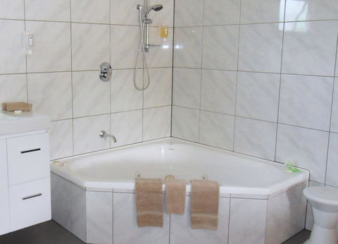 Driftwood Strahan Villas - Nambucca Heads Accommodation 21