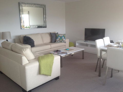 Reflections On The Bay - Nambucca Heads Accommodation 2