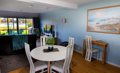 Ulverstone River Edge HolidayApartments - Nambucca Heads Accommodation 9