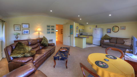 Birchwood On The River - Devonport, Tasmania - Self-Contained And Self-Catering Accommodation - Nambucca Heads Accommodation 17