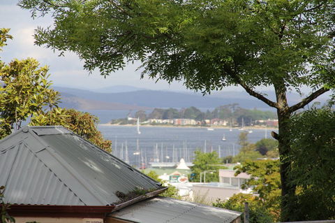Old Bishop\'s Quarters Heritage, Modern & Unique Accommodation - Nambucca Heads Accommodation 9