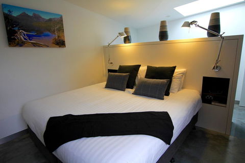 Old Bishop\'s Quarters Heritage, Modern & Unique Accommodation - Nambucca Heads Accommodation 2