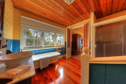 Island View Spa Cottage - Nambucca Heads Accommodation 3
