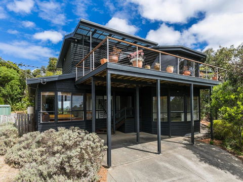 NICHE ON NOBLE - Ever Changing Vista - Nambucca Heads Accommodation 0