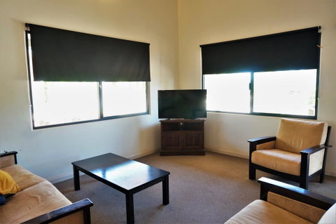 Ningaloo Breeze Villa 5 - 3 Bedroom Fully Self-Contained Holiday Accommodation - Nambucca Heads Accommodation 3