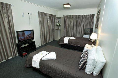 O'Sheas Windsor Hotel - Nambucca Heads Accommodation 0