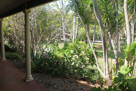 Oasis On Coochiemudlo - Nambucca Heads Accommodation 1