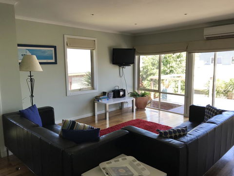 OCEAN VIEWS - Nambucca Heads Accommodation 1