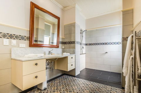 Old Bank Boutique Hotel - Nambucca Heads Accommodation 1