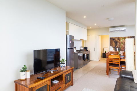 ON TOP OF THE WORLD - BEST VIEWS IN MELBOURNE !! - Nambucca Heads Accommodation 3