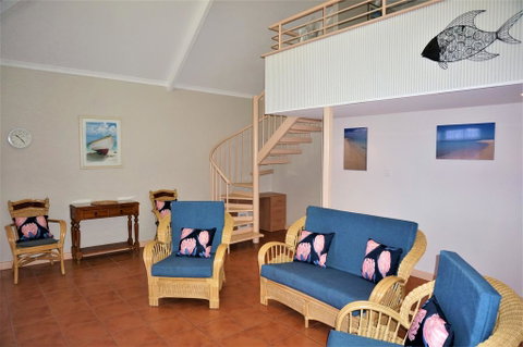 Osprey Holiday Village Unit 109 - Pleasant 3 Bedroom Holiday Villa With A Pool In The Complex - Nambucca Heads Accommodation 2