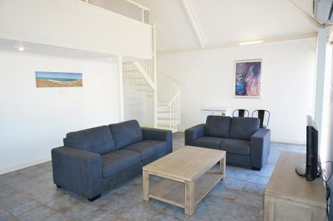 Osprey Holiday Village Unit 111 - Splendid 3 Bedroom Holiday Villa With A Pool In The Complex - Nambucca Heads Accommodation 3