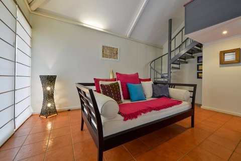 Osprey Holiday Village Unit 112 -Vibrant 3 Bedroom Holiday Villa With A Pool In The Complex - Nambucca Heads Accommodation 3