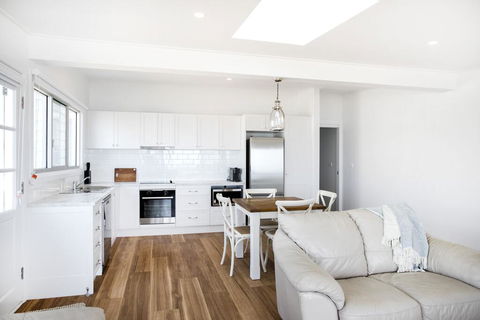 Pa's Beach House - Apartment 2 - Nambucca Heads Accommodation 3