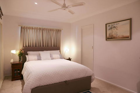 Pelican Beach House Narrawallee - Nambucca Heads Accommodation 1