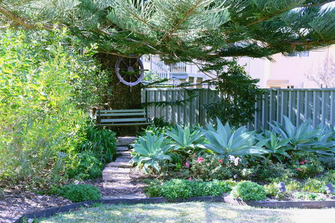 Pelican Beach House Narrawallee - Nambucca Heads Accommodation 2