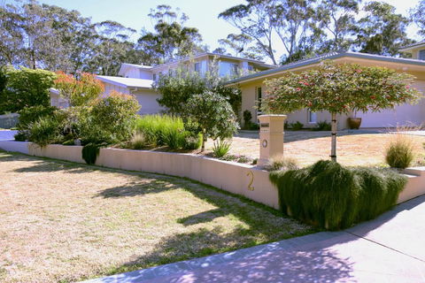 Pelican Beach House Narrawallee - Nambucca Heads Accommodation 3