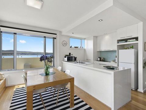 POINT GREY APARTMENT ONE - VIEWPOINT - Nambucca Heads Accommodation 1