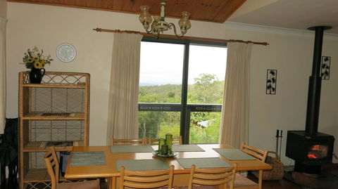 Ravensbourne Escape - Cedar Lodge - Nambucca Heads Accommodation 2