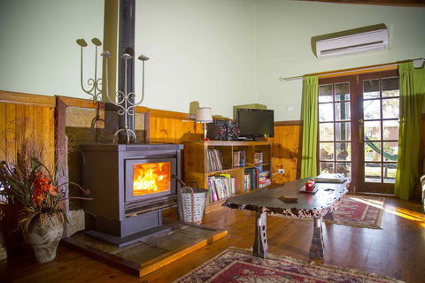 Red Tractor Retreat - Nambucca Heads Accommodation 3