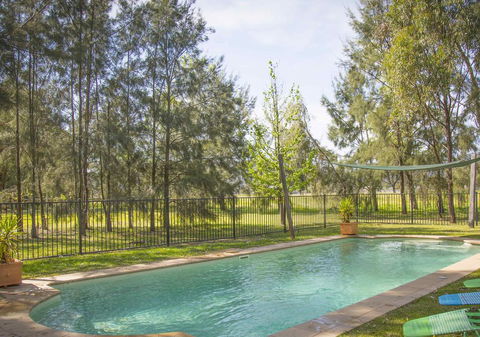 Red Tractor Retreat - Nambucca Heads Accommodation 2