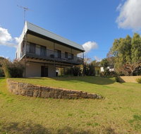 Relax where the river meets the ocean - Nambucca Heads Accommodation