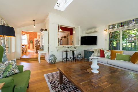 Rent Your Own Historic Hotel For Holidays & Events - Nambucca Heads Accommodation 2