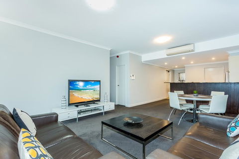 Rockingham Beachfront Apartment - Nambucca Heads Accommodation 3