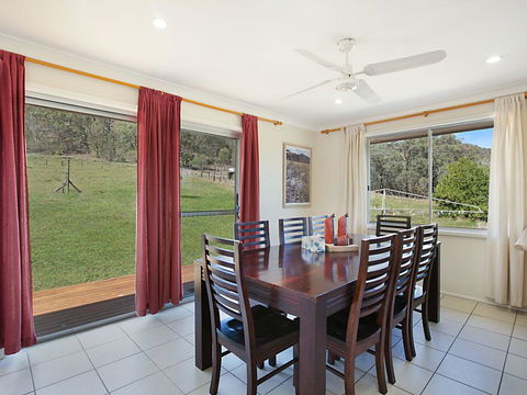 Rosamund House In Broke, 4br House In Walking Distance To Cellar Doors - Nambucca Heads Accommodation 3