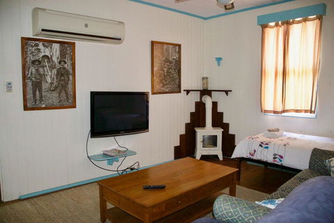 Samford Cottage - Nambucca Heads Accommodation 2